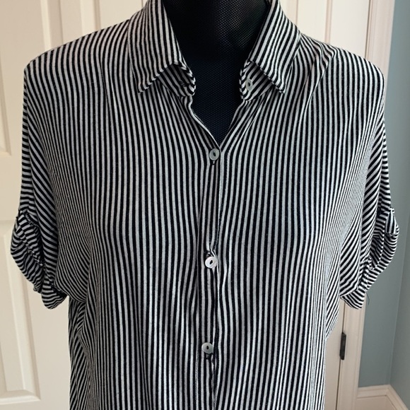 CHA cha Vente Black White Striped Button up Vacation Blouse - Picture 2 of 6